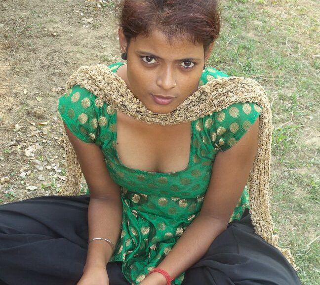 Desi cute village girl pics and video collection